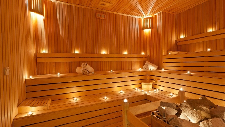 Sauna Nedir ve Nasıl Kullanılır? Sağlıklı Bir Deneyim İçin İpuçları